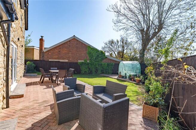 4 bed House for sale Image 9