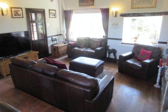 lounge in main...