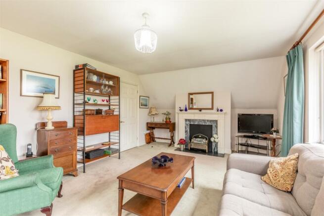 Carfax Court Redland living room 4.jpg