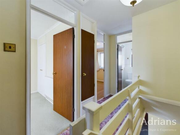 FIRST FLOOR LANDING
