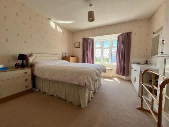 4 bed Semi-Detached for sale Image 7
