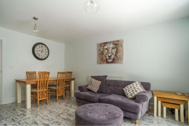 Lounge/Dining Room