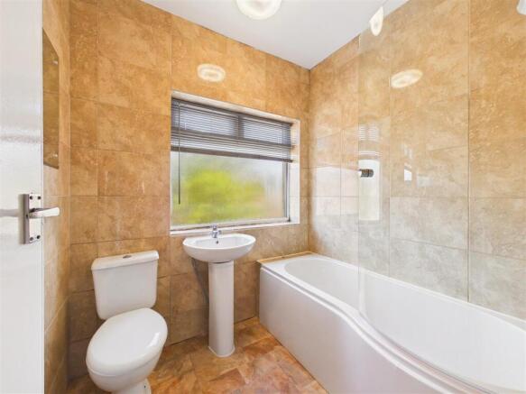 3 bed Semi-Detached for sale Image 11