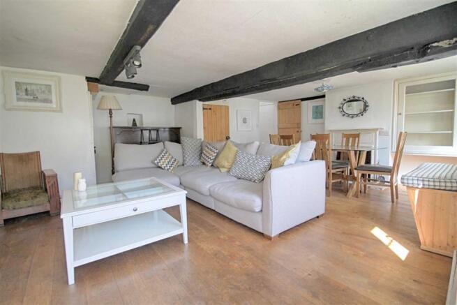 LIVING/DINING ROOM