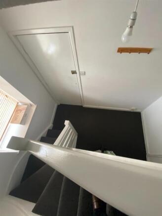 29 Grove Road-Hallway 1.jpg