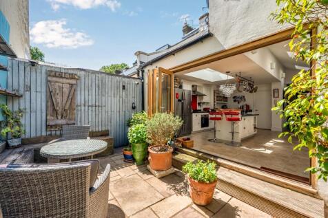 St Dunstan's Road, W6