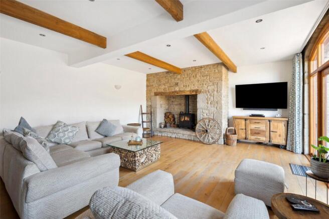 5 bed Detached for sale Image 6