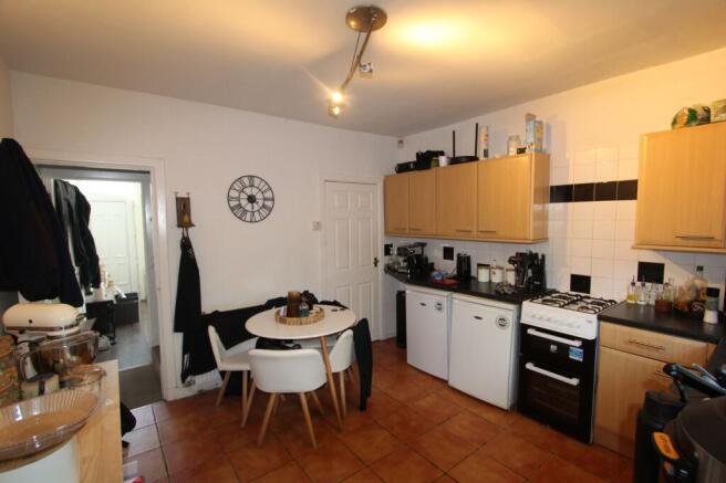 3 bed Terraced to rent Image 5