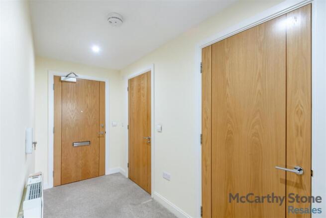 8680404-interior05.jpg