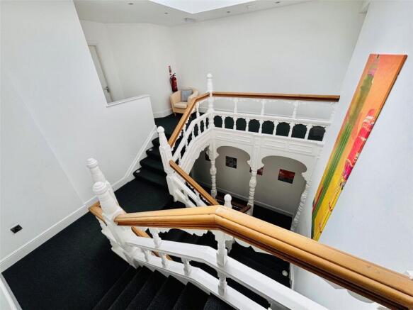2 bed Flat for sale Image 10