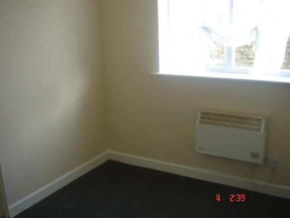 50VictoriaCourtBedroom2