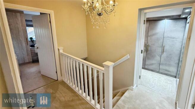 4 bed Detached for sale Image 11