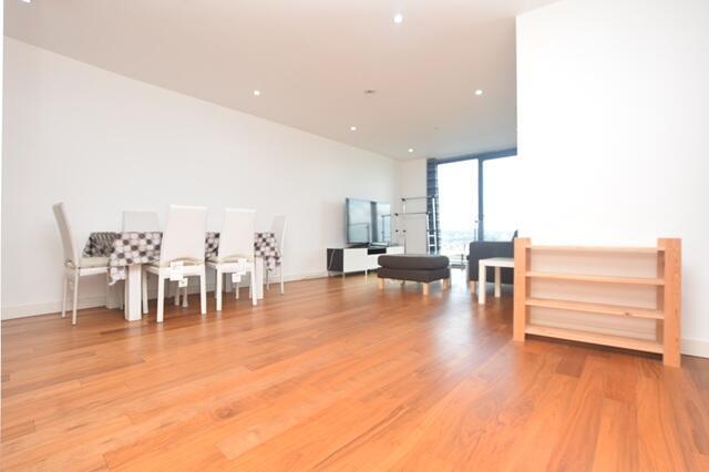 2 bed Apartment to rent Image 4