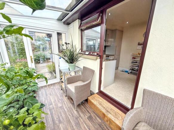 2 bed Detached Bungalow for sale Image 9