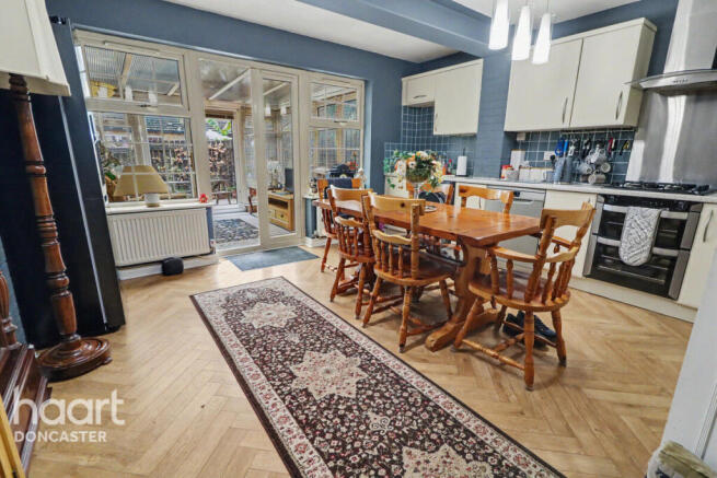 4 bed Town House for sale in doncaster