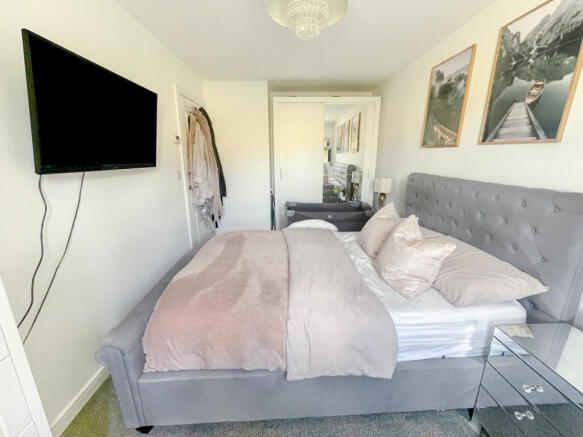 3 bed Semi-Detached for sale Image 12
