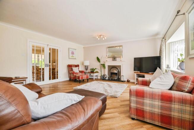 3 bed Detached Bungalow for sale Image 9