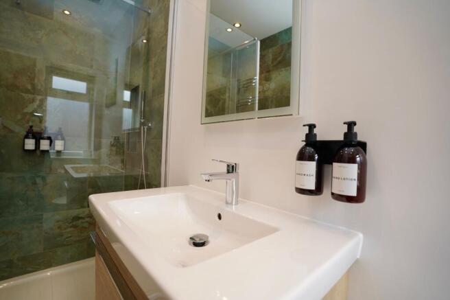 Swans Nest Ensuite