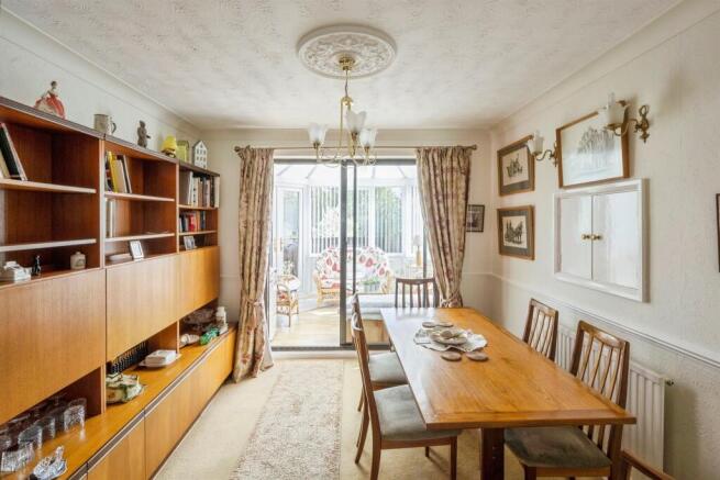 4 bed Detached for sale Image 5