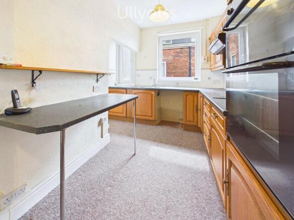 2 bed Flat for sale Image 7