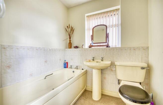 9 Bathroom.jpg