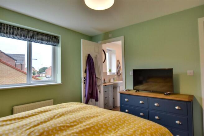 4 bed Detached for sale Image 7