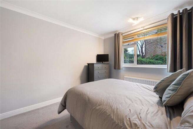 5 bed Detached for sale Image 12