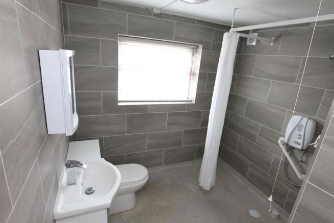 3 bed Terraced to rent Image 10