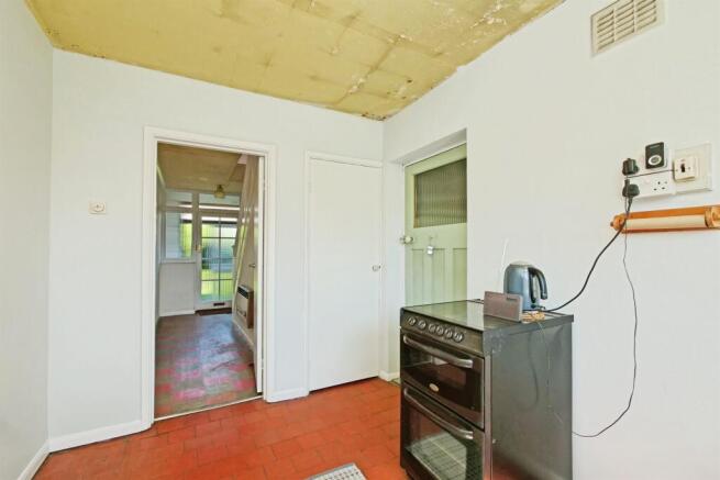 3 bed Semi-Detached for sale Image 7