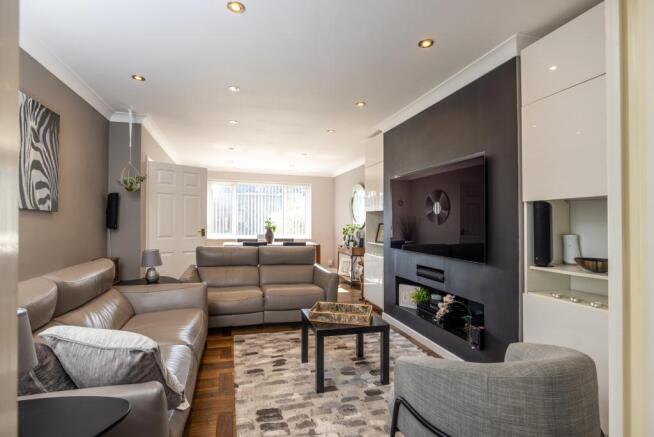 Lounge/Dining Room