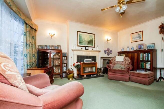 Lounge/Dining Room