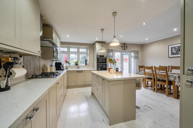 1415030-10-699724...