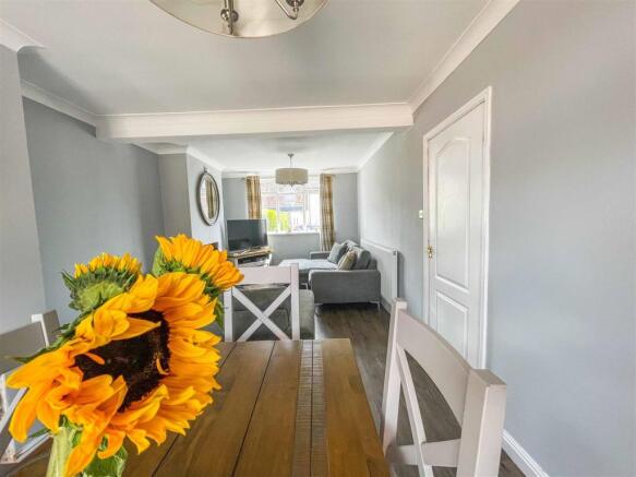Lounge/ Dining Room