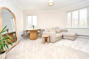 Flat 4, 18 Endcliffe Court, Chesterfield Road, Eastbourne BN20 7NX