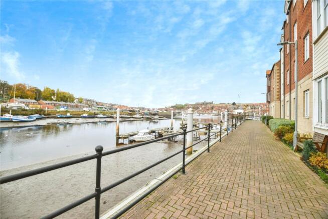 2 bed Flat for sale Image 6