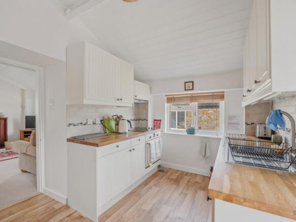2 bed Cottage for sale Image 6