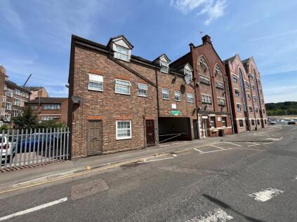 Waynes Court, John Street, Luton, Bedfordshire, LU1 2JE