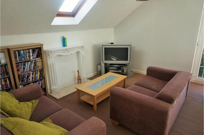 Lounge/Dining Room