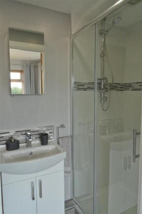En-suite Shower Room: