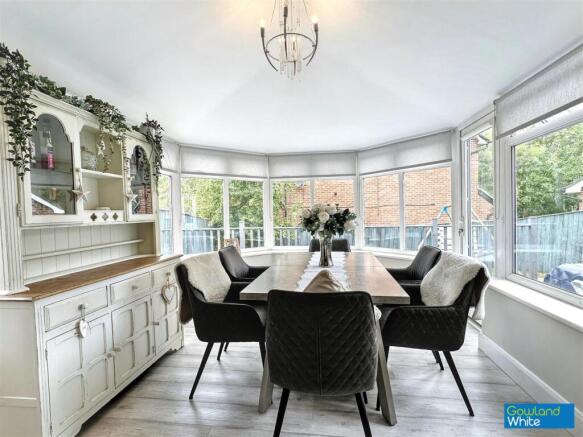 4 bed Detached for sale Image 9
