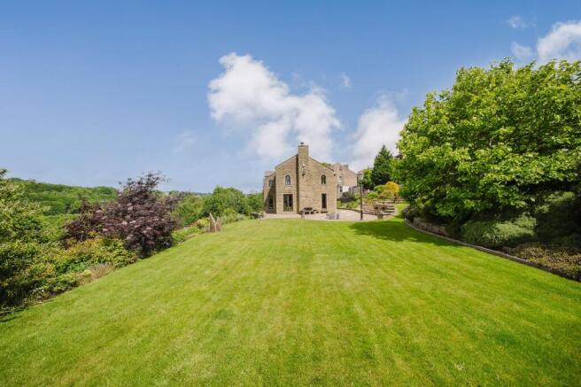 4 bed Detached for sale Image 4