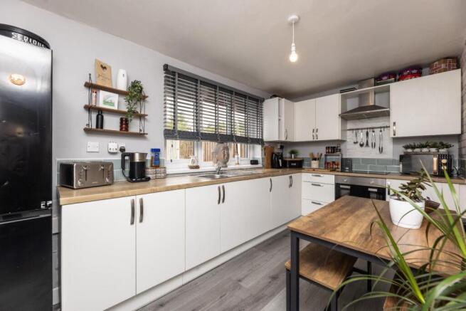 2 bed Semi-Detached for sale Image 4