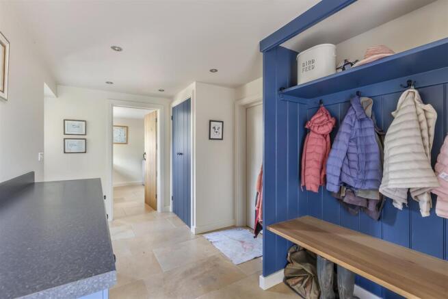 4 bed House for sale Image 9