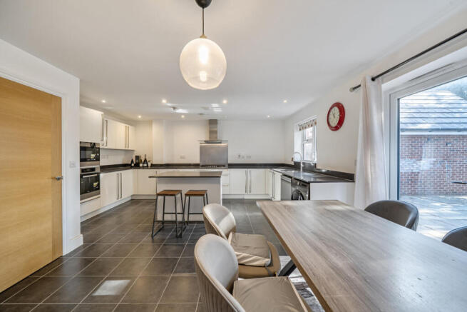 1346779-19-68dbcb...