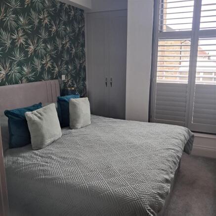 3 bed Apartment for sale Image 11