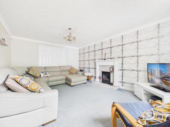 4 bed Detached for sale Image 7