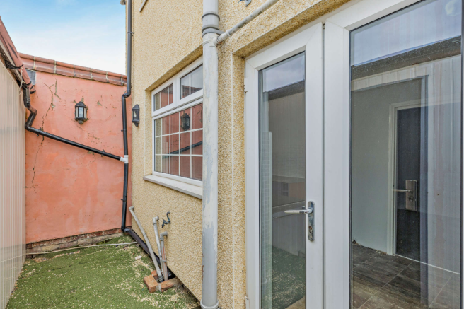 3 bed Terraced for sale Image 5