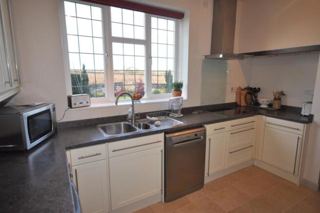 FURTHER VIEW OF KITCHEN