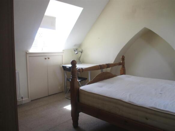 BEDROOM 2.0.JPG