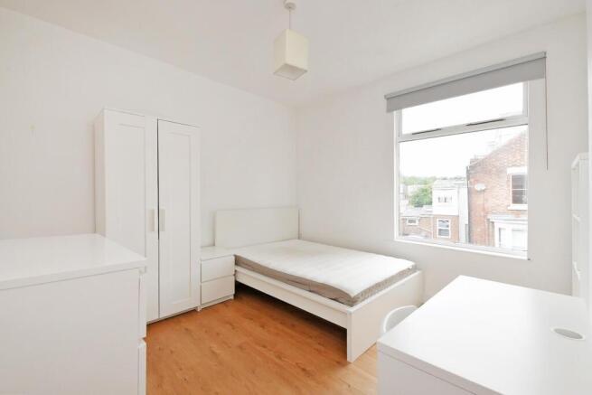 5 bed House to rent Image 6